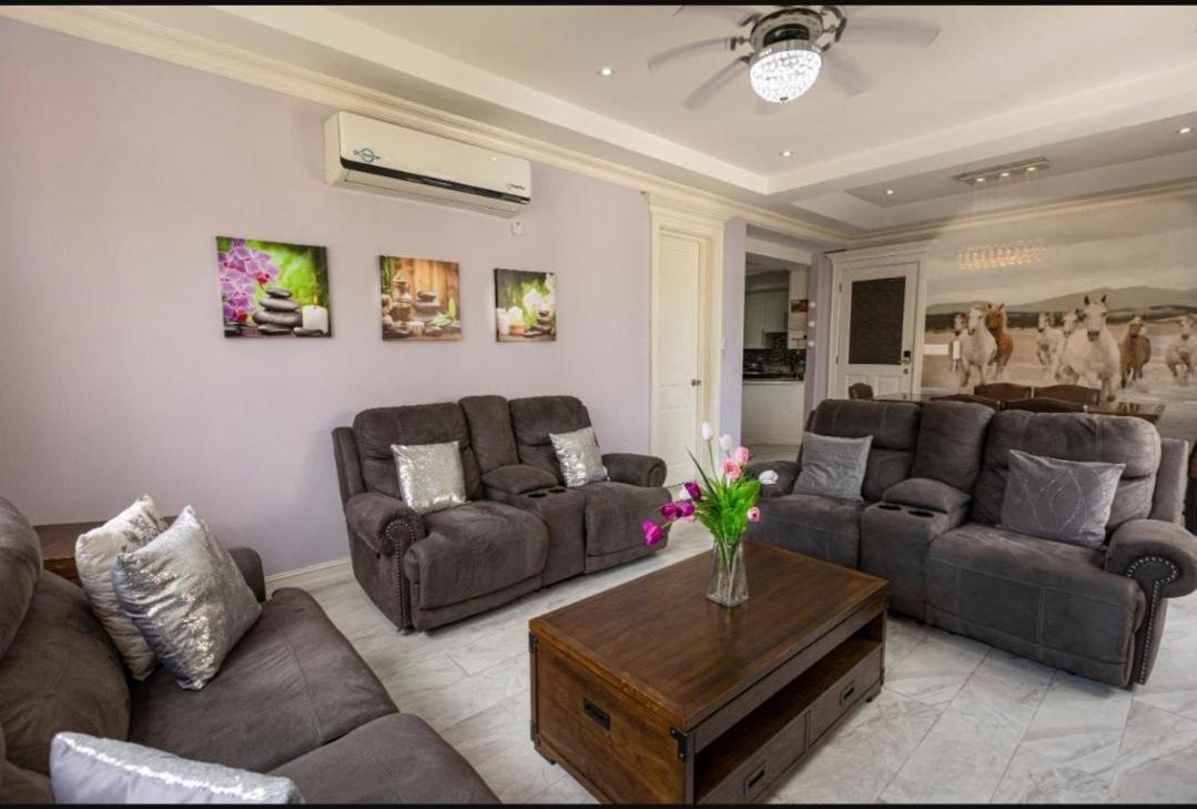 Finest Accommodation Riches Manor 1 Gladstone Drive Apt A2 Kgn 6 New Kgn Kingston Exterior photo