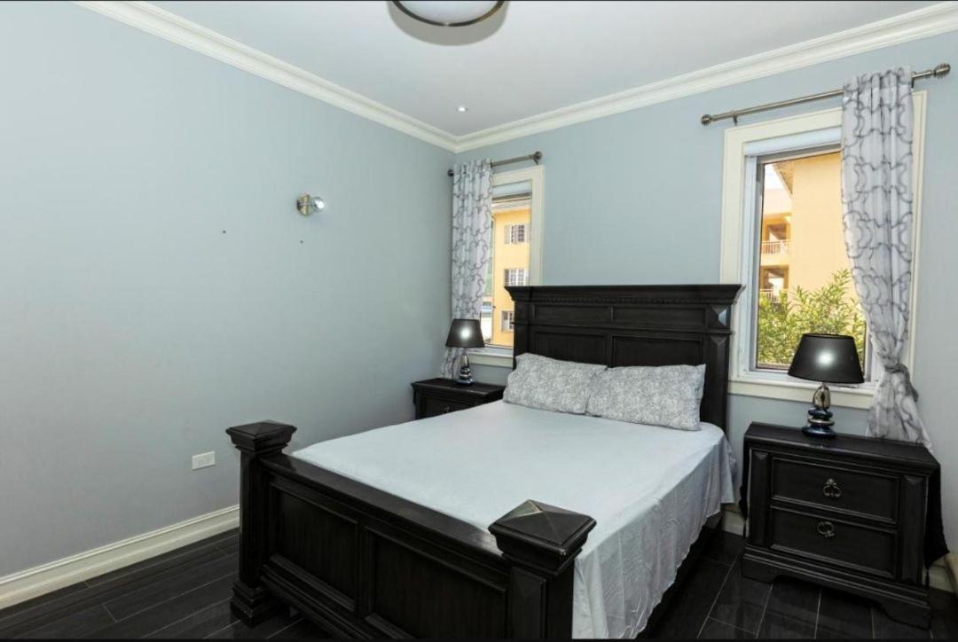 Finest Accommodation Riches Manor 1 Gladstone Drive Apt A2 Kgn 6 New Kgn Kingston Exterior photo